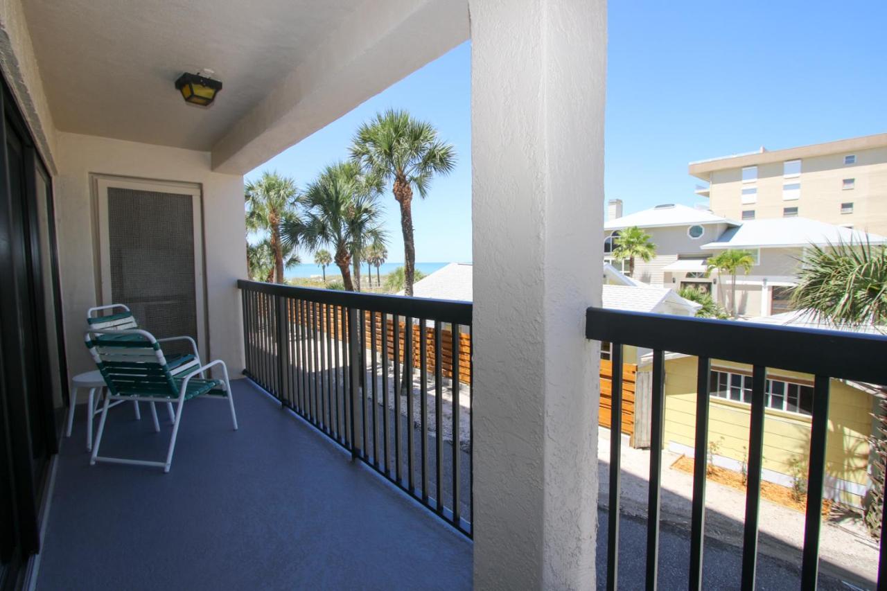All Seasons Vacation Resort By Liberte Madeira Beach Exterior photo